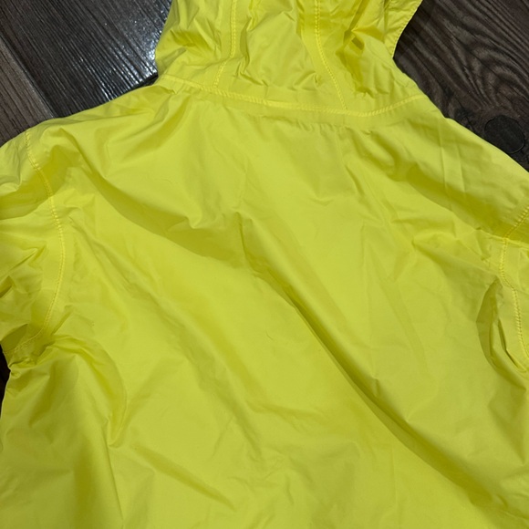 🌻 Yellow North Face Rain Jacket/Coat Girl size 10/12 - Picture 7 of 10